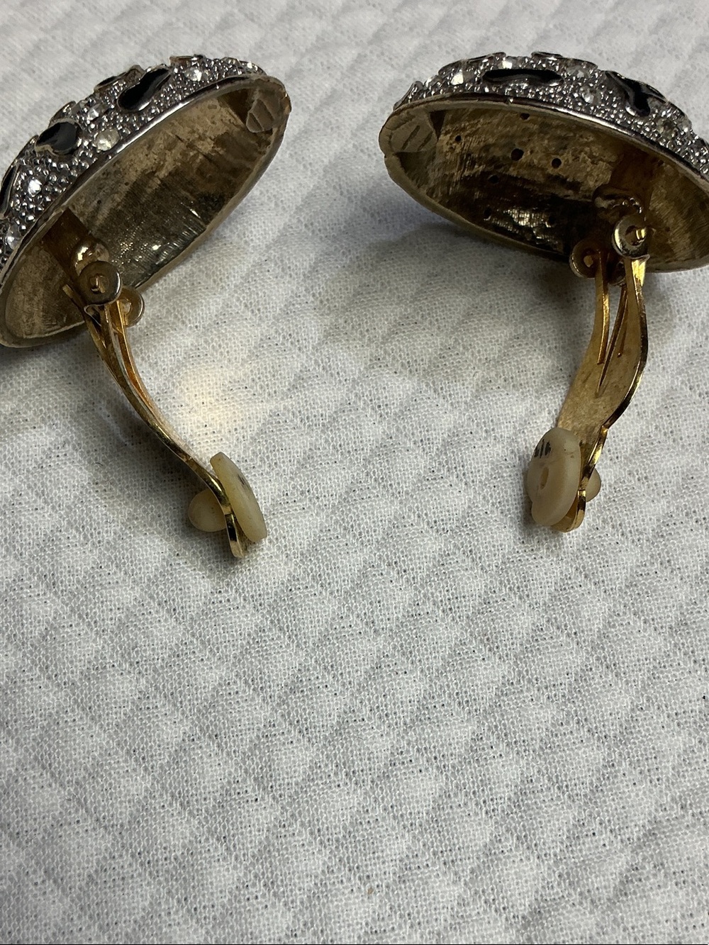 1980’s Gold-Tone Black Enamel Crystal Clip-On Earrings - Picture 4 of 4